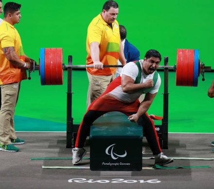 برنز جهانی بر گردن پاراوزنه بردار لنگرودی!