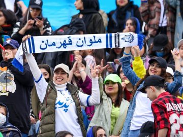 بانوان انزلیچی تماشاگر ویژه بازی امشب ملوان و فولاد!