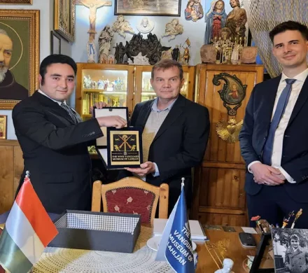 بازدید سفیر مجارستان از موزه جنگ جهانی دوم لاهیجان!
