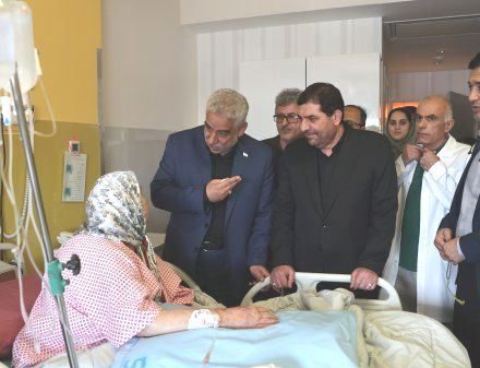 عیادت سرپرست ریاست جمهوری از حادثه دیدگان بیمارستان قائم رشت!