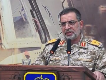 ناو آبراهام لینکلن متواری شد