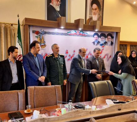 آیین تجلیل از کارگران نمونه شهرستان لاهیجان/ توجه جدی به مطالبات جامعه کارگری