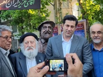 رونمایی از سردیس و نقاشی دیواری استاد محجوبی در لاهیجان