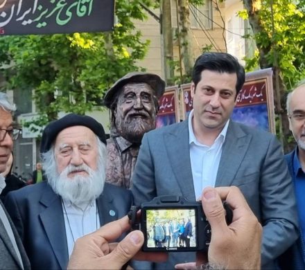 رونمایی از سردیس و نقاشی دیواری استاد محجوبی در لاهیجان