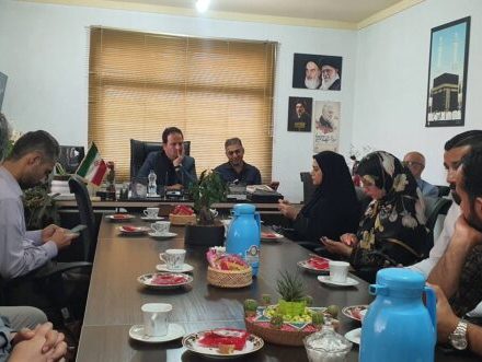 تجلیل از خبرنگاران در اداره صمت لاهیجان/ دعوت از رسانه‌ها برای حضور در قلب اقتصاد