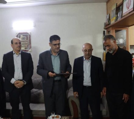 دیدار با خانواده شهید سرافراز ناو دنا محمدرضا حسینپور در لاهیجان