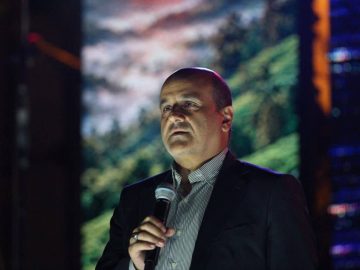 جشنواره تا عمل؛ تأکید فرماندار لاهیجان بر تداوم حمایت از صنعت چای